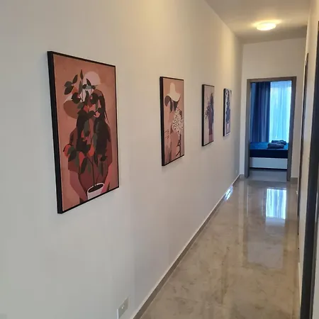 Apartment Seaside Serenity 5 - Few Mins Walk To The *