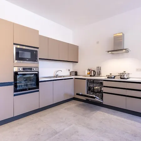 Seaside Serenity 5 - Few Mins Walk To The By Quicktrips Is-Sellum