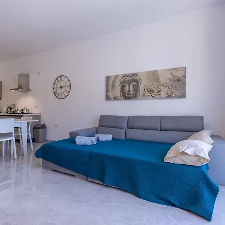 Apartamento Seaside Serenity 5 - Few Mins Walk To The By Quicktrips Is-Sellum
