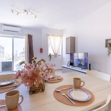 Appartement Seaside Serenity 5 - Few Mins Walk To The By Quicktrips *