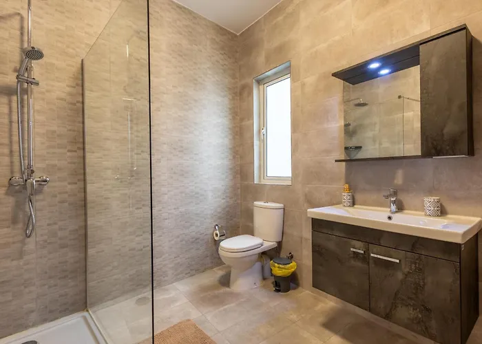 Seaside Serenity 5 - Few Mins Walk To The By Quicktrips Lejlighed *