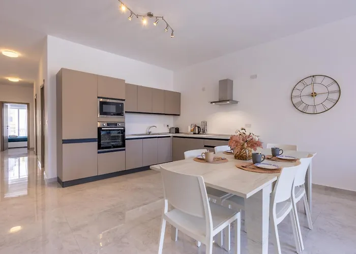 Apartament Seaside Serenity 5 - Few Mins Walk To The By Quicktrips Is-Sellum